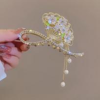 Fashion Retro Fan Tassel Style Grab Clip Rhinestone Shark Clip Ponytail Clip Grab Clip Elegant Headdress Female žalia