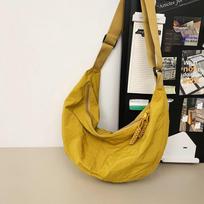 Travel new niche design minimalist lazy wind lightweight nylon dumpling bag versatile large capacity shoulder messenger bag black