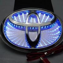 3D Car Front Grille Trunk Logo LED Light Retrofit For Toyota Corolla Reiz PRADO EWG6 Yaris LANDCRUIS Camry Vios Highlander LVALON 16cmX11cm