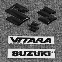 Suzuki Vitara priekinių grotelių emblema, galinių durelių bagažinės ženklelis, blizgus juodas ABS logotipas, automobilio išorės lipdukas, lipdukai, priedai