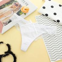 Seksualūs nėriniuoti G stringi apatiniai moteriški medvilninės kelnaitės su nugara K53 one size balta