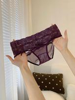Elegant French Lace Low-Waist Thong for Women – High Elasticity, Comfortable, and Transparent Mesh M (40-50 kg) violetinė