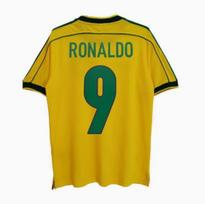 2002 m. Pasaulio čempionato Brazilijos Retro futbolo marškinėliai: Carlos #6, Ronaldo #9, #11 ir Ball Apranga. Medium yellow