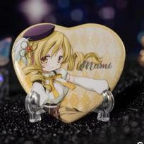 Anime Puella Magi Madoka Magica Kaname Madoka Cosplay Brooch Metal Heart Badge Tomoe Mami Backpack Pins Accesorios brown