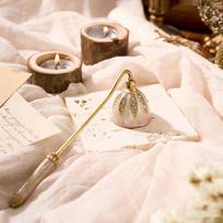 Candle Snuffers Wick Flames with Long Handle European Decor, Zinc Alloy, Candlesnuffers beige