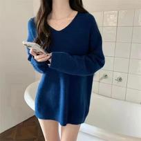 Autumn and winter new loose lazy wind outer wear cover butt v-neck knitted sweater blue medium and long sweater women One size gray