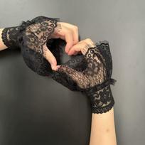 1 Pair Lace Ruffles Fake Cuffs Multi Layer Floral Pattern Fake Sleeve Pleated Flare White Black False Gloves