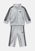 ADIDAS ORIGINALS Treningas 'FIREBIRD' juoda / sidabrinė