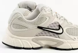 Nike Avalynė Moterims W Nike V5 Rnr Creamy II6294 100