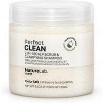 NATURELAB TOKYO - Perfect Clean 2-in-1 Scalp Scrub & Clarifying Shampoo Galvos odos priežiūra 230 g unisex