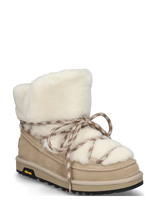 UGG - W Classic Tread Fluffed Boot - Aulinukai plokščiu kulnu - Kreminė spalva