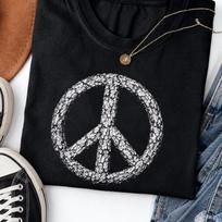 Comfort Colors T-shirt „Peace Boho“, Hippio taikos ženklo marškinėliai, Taikos simbolio marškinėliai, Boho retro marškiniai, „Groovy“ marškinėliai, Šauni boho marškinėlių dovana, 70-ųjų stiliaus marškiniai 120 black