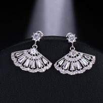 Trendy Fan Shaped Crystal Drop Earrings for Women Exquisite Geometric Dangle Earrings Wedding Party Jewelry Accessories Gifts gray