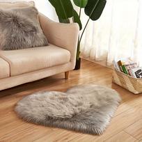 Small Heart-Shaped Plush Area Rug Soft Indoor Carpet for Living Room Bedroom Cozy Home Decor New Year'S Gift 30*40cm