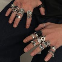 Ingemark 24Pcs/Set Creative Skull Head Poker Bat Rings for Men 2026 Trend Goth Geometric Ancient Silver Color Rings Male Jewelry brown