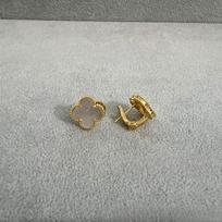 Four-leaf Clover Earrings Exquisite Onyx Chalcedony Earrings Buckle Luxury Women's Earrings white