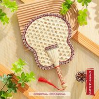 In Summer The Big Cattail Fan Is An Old-fashioned Sunflower Fan and The Household Uses Hand-woven Hand-cranked Banana Fans