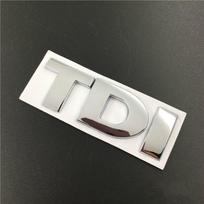 3D Metalinės TDI Raidės Galinės Bagažinės Emblema Ženklelis Lipdukai Decals VW Golf JETTA POLO PASSAT Automobilio Stiliaus Aksesuarai sidabras