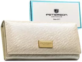 Moteriška piniginė ecru spalvos, užsegama spaustuku, su subtiliu raštu ant dangtelio - Peterson