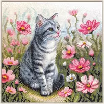 Aine Siuvinėjimo kryželiu rinkinys „Garden Whiskers“ – katė gėlyne, 20 x 20 cm