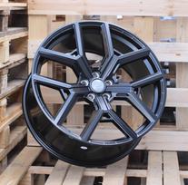 Ratlankis RACINGLINE I5562 R22x10 5x120 ET 38 CB 72.6 (Black) (955 kg)