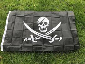 SKRYDŽIO VĖLIAVA 90X150cm Jolly Roger Kaukolė Kryžiuotos Kaulai Piratas Mirusiojo Krūtinės Vėliava kabantis poliesterio vėliava Decoration 60x90cm