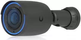 UBIQUITI UVC-G6-Pro-Bullet-B Visoms oro sąlygoms pritaikyta 4K PoE+ kamera su „Multi-TOPS“ dirbtinio intelekto varikliu, 2,36 karto optiniu priartinimu ir dideliu 1/1,2 colio CMOS jutikliu, užtikrinančiu išskirtinį aiškumą esant prastam apšvietimui ir didelio nuotolio IR naktinį matymą.