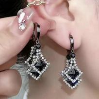 Elegant Zircon Rhombus Ear Cuffs - Luxurious & Versatile Earrings juoda