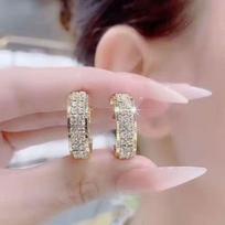 Diamond-Set Geometric C-Shaped Ear Cuffs - Trendy Women's Earrings auksas