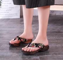 Women's Japanese Style Non-slip Wooden Flip Flops, Paulownia Flat Bottom Toe Post Sandals, Wear-resistant Clogs with Medium to High Sole. 35 gray