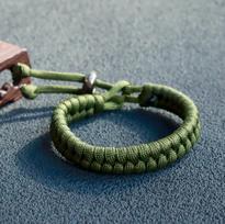 Lauko kamufliažinės paracord apyrankės: Rankų darbo pintos išgyvenimo apyrankės vyrams ir moterims kariškai žalia