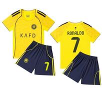 Raudonas futbolo marškinėlių ir šortų komplektas 28