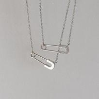 Safety Pin Necklace Basic gray