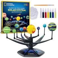 Spalvinimo rinkinys, planetos National Geographic Glow In The Dark, įvairių spalvų