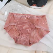 Spring and Summer Ice Silk Underwear Women's Satin Seamless Sexy Triangle Panties XL raudona