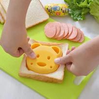 Creative Cooking Tools Bento Bread Cutting Mold Home Kitchen DIY Children's Cartoon Bear Sandwich Rice Model Baking Accessories beige