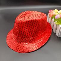 Blizganti džiazo skrybėlaitė vaikų ir suaugusiųjų pasirodymams – puikiai tinka vakarėliams, festivaliams ir dovanoms. Adult (58cm - fits ages 9 and above) raudona