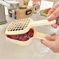 1PC Easy Clean Mini Fruit Drain Basket with Handle - Fits Cherries and Blueberries, Durable Plastic Kitchen Filter, Kitchen Fruit Rack beige
