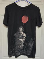Pennywise IT Shirt Mens Size MEDIUM Stephen King Black Horror Large Print Unisex T-Shirt S gray