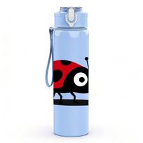 1 vnt. Animacinis raudonas boružėlės 750 ml Spalvotas plastikinis sportinis vandens buteliukas Neišbėgantis dangtelis su atlenkiamu šiaudeliu Sportui, biurui, namams Pack of 1 mėlyna