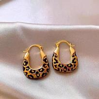 Retro Leopard U-Shaped Ear Cuffs - Women's 2025 Trendy Luxury Earrings for Autumn/Winter gray