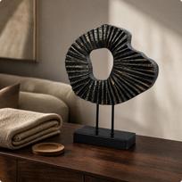 Šiuolaikinė stalo skulptūra | Tekstūruoti radialiniai grioveliai, Stabilus stačiakampis pagrindas, Geometrinė skulptūra, Black Gold black