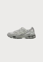 ASICS Sportbačiai be auliuko 'GEL-NYC' kremo / pilka / pastelinė žalia