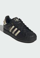 ADIDAS ORIGINALS Sportbačiai be auliuko 'Superstar II' šampano / juoda