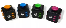 Jhc E Commerce RANKŲ KUBAS! ANTISTRESS FIDGET CUBE TOYS, rankenėlių mygtukai rankoje