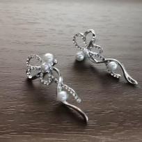 1Pair Niche Design Lazy Ear Bone Clip Streamer Bow Ear Clip Earrings Can Be Worn Without Ear Piercings gray