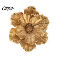 Living Room Wall Art 3D Resin Flower Decoration, Modern Floral Sculpture, Home Embellishments Hanging Ornament for Room, Home, Office auksinė