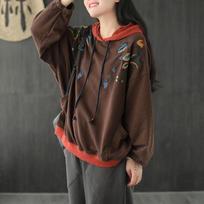 Oversize megztinis su gobtuvu moterims Pavasaris Ruduo Retro Etninė siuvinėjimo Hooded Laisvas Kontrastinis Mada XXXXL kava