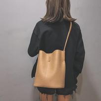 Moteriškos PU odinės rankinės Juodos kibiro pečių krepšiai Moteriški CrossBody krepšiai Didelės talpos moteriškas pirkinių krepšys Vintage Soft 24*18*29cm šviesiai ruda spalva