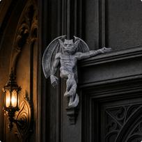 Gotikinis durų staktos gargojilas | raižyti sparnų tekstūros, dervos figūrėlė, prieškambariui, nuo baltos Off-white Right